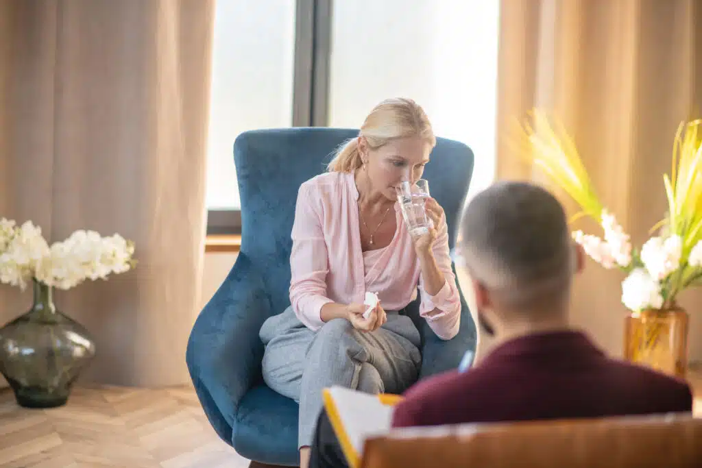 10 tegn på vold i nære relasjoner og hvordan håndtere dem 2 Vold i nære relasjoner: hvordan håndtere situasjonen – første steg mot hjelp